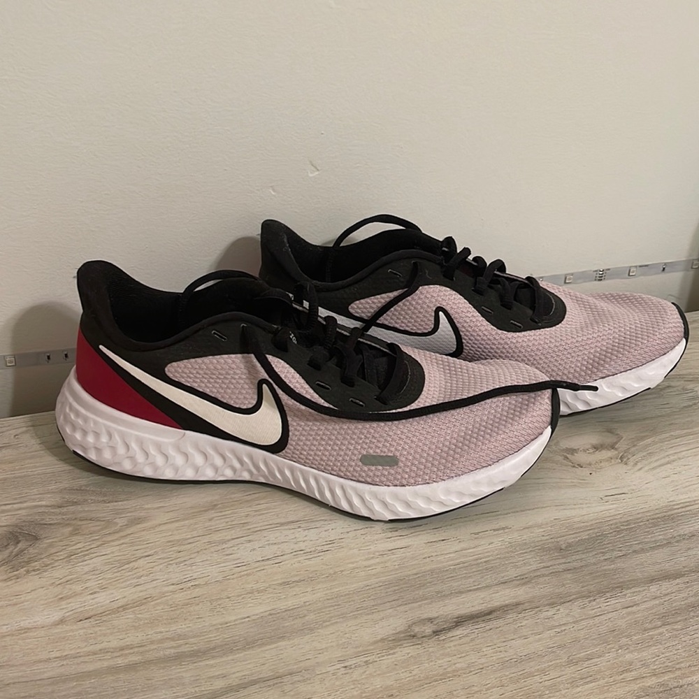 Nike Revolution Neaker